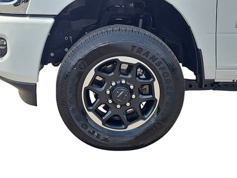Used 2025 RAM 2500 Laramie AWD/4WD image 28