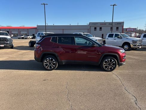 Used 2022 Jeep Compass Limited w/ Sun and Sound Group image 5