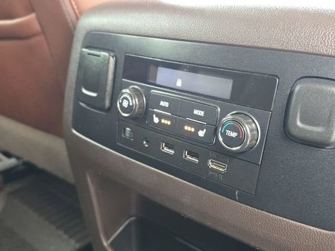Used 2017 Chevrolet Suburban Premier image 18