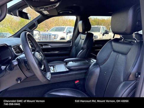 Used 2024 Jeep Wagoneer Series II AWD/4WD image 11