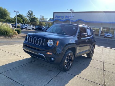 Used 2023 Jeep Renegade Latitude AWD/4WD image 4