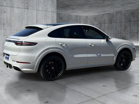 Used 2022 Porsche Cayenne S AWD/4WD image 5