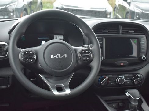 New 2025 Kia Soul LX image 17
