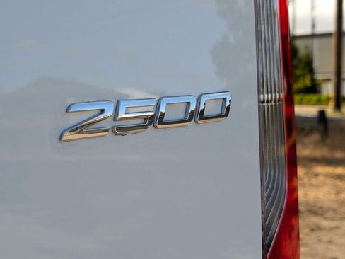 Used 2025 Mercedes-Benz Sprinter 2500 image 19