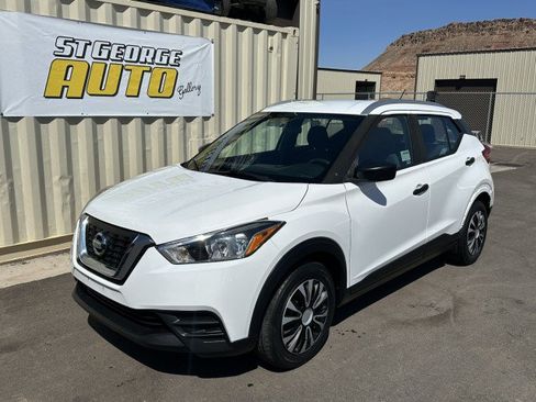 Used 2019 Nissan Kicks S FWD image 1