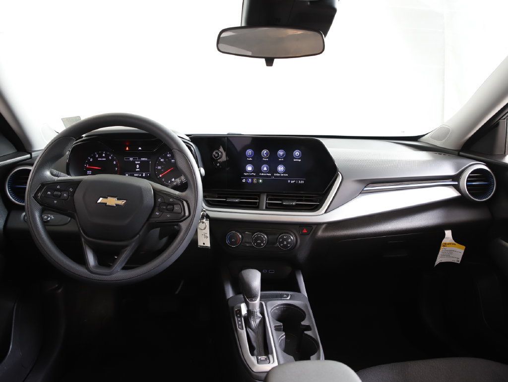 Used 2024 Chevrolet Trax LS w/ Driver Confidence Package FWD image 13