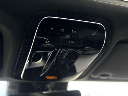 Used 2025 Mercedes-Benz GLC 300 4MATIC image 36