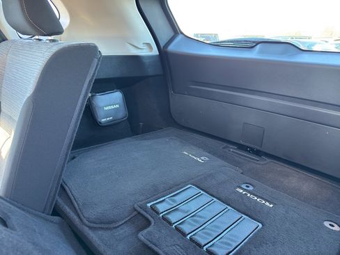 Certified 2023 Nissan Rogue SV image 34