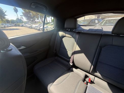 Used 2025 Buick Envista Preferred image 35