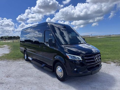 Used 2023 Mercedes-Benz Sprinter 3500 image 5