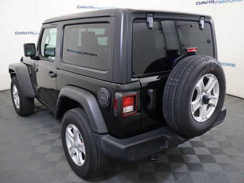 Used 2023 Jeep Wrangler Sport AWD/4WD image 10