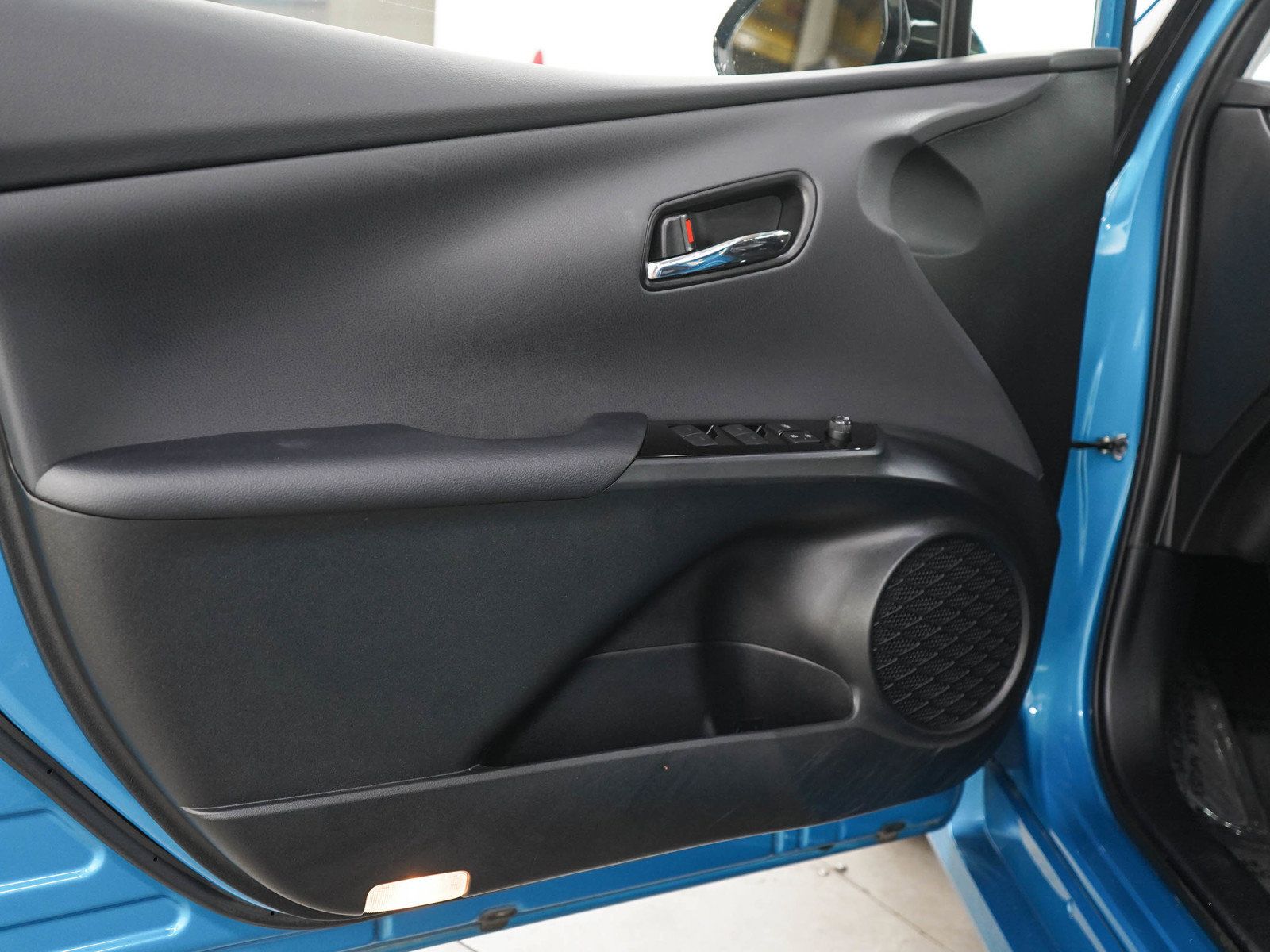Used 2020 Toyota Prius Prime Limited FWD image 18