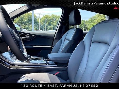 Used 2023 Audi Q7 2.0T Premium w/ Convenience Package AWD/4WD image 17