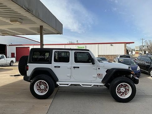 Used 2018 Jeep Wrangler Unlimited Sport S image 4