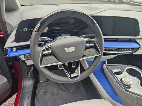 New 2026 Cadillac Optiq Luxury 1 image 26