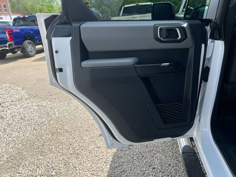 Used 2023 Ford Bronco Big Bend image 15
