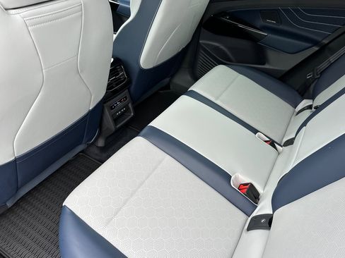 New 2026 Volkswagen ID.4 Pro S Plus image 11