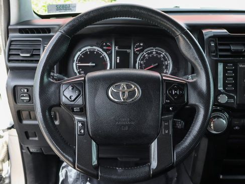 Used 2022 Toyota 4Runner TRD Off-Road Premium AWD/4WD image 23