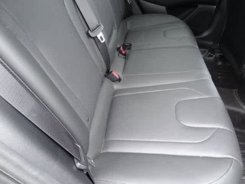 Used 2023 Hyundai Elantra Limited image 20