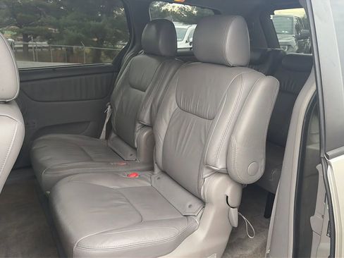 Used 2007 Toyota Sienna XLE Limited image 33
