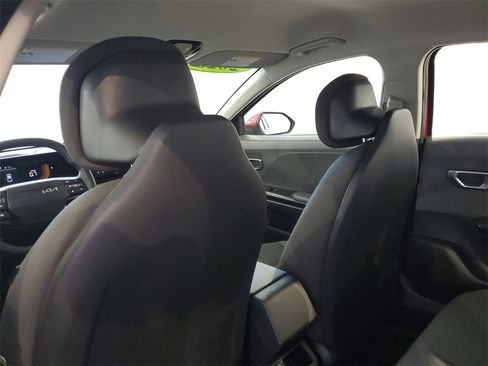 Certified 2025 Kia K4 LXS image 12