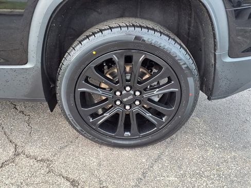 Certified 2022 GMC Acadia SLE w/ Driver Convenience Package image 38