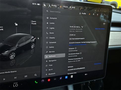 Used 2023 Tesla Model Y Long Range image 18