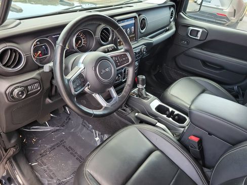 Used 2020 Jeep Gladiator Overland AWD/4WD image 21