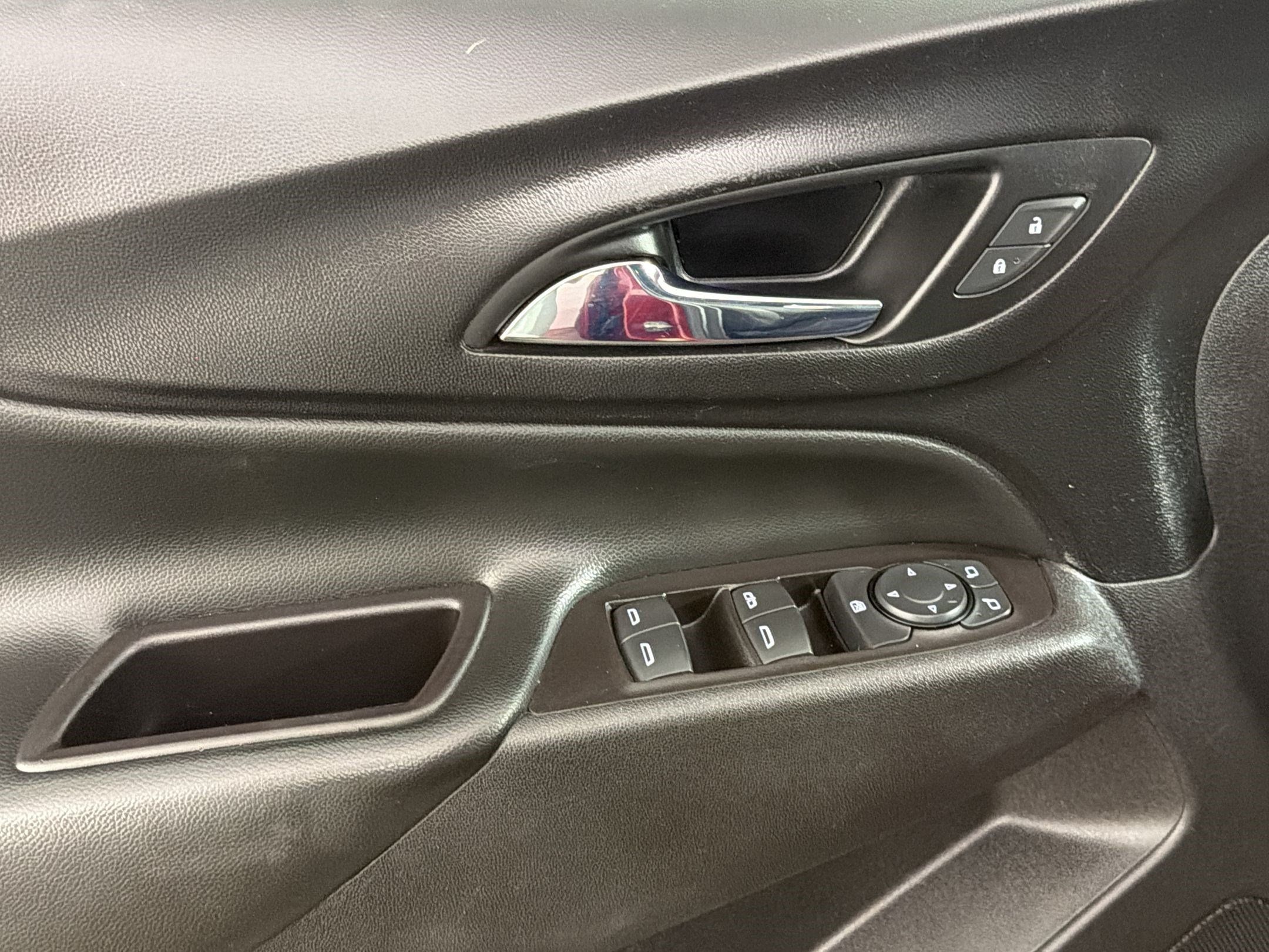 Used 2021 Chevrolet Equinox LT AWD/4WD image 24