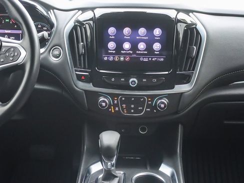Used 2022 Chevrolet Traverse LT image 20