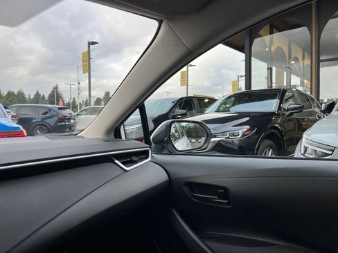 Used 2025 Toyota Corolla LE image 35