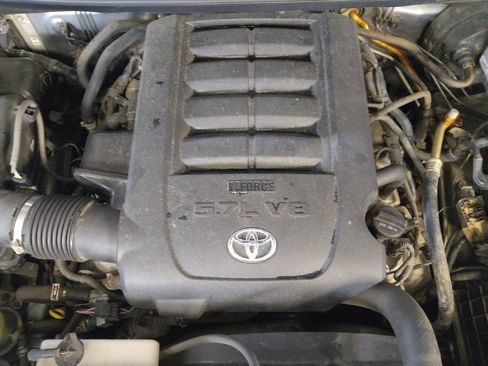 Used 2013 Toyota Tundra 4x4 Double Cab w/ TRD Off-Road Pkg image 30