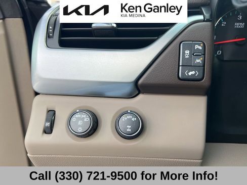 Used 2017 Chevrolet Suburban Premier image 29