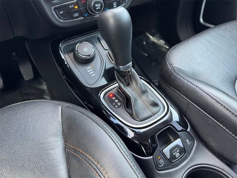 Used 2018 Jeep Compass Limited image 27