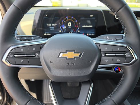 New 2027 Chevrolet Equinox LT w/ Convenience Package II FWD image 35