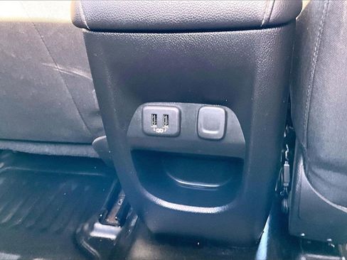 Used 2022 Chevrolet Colorado LT w/ Fleet Safety Package image 25