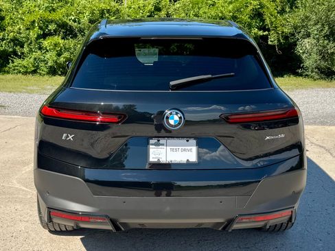 Used 2025 BMW iX xDrive50 AWD/4WD image 6