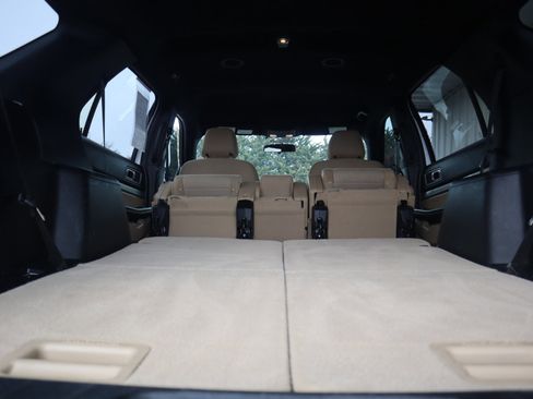 Used 2017 Ford Explorer XLT image 49