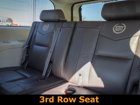 Used 2011 Cadillac Escalade ESV Platinum image 32