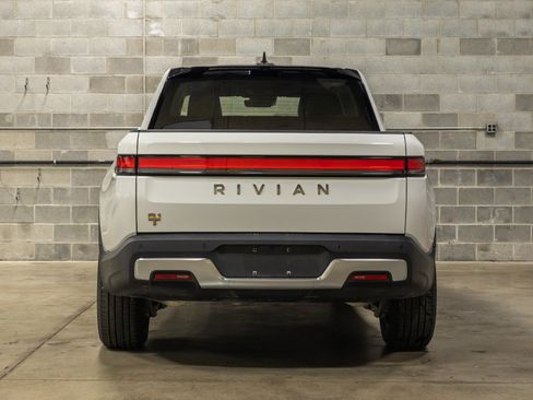 Used 2022 Rivian R1T Adventure AWD/4WD image 6