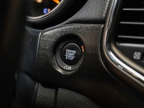 Used 2017 Jeep Grand Cherokee Altitude AWD/4WD image 24