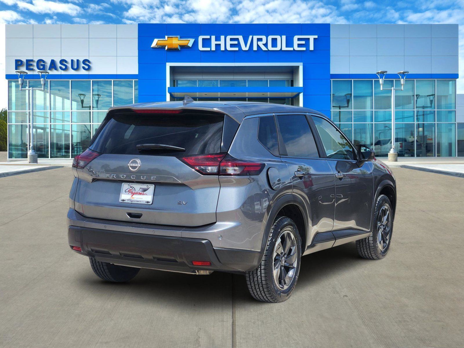 Used 2024 Nissan Rogue SV FWD image 5