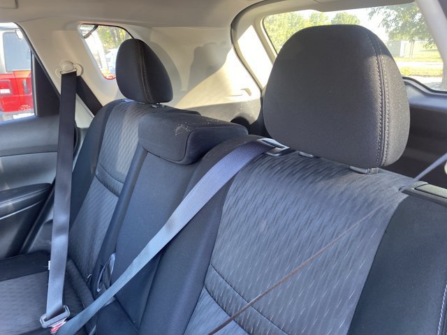 Used 2017 Nissan Rogue SV AWD/4WD image 11