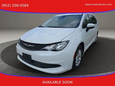 Used 2022 Chrysler Voyager LX FWD image 1