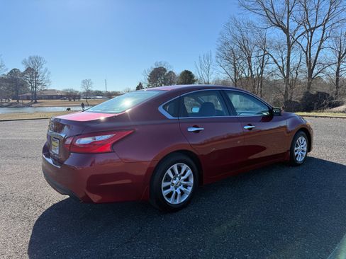 Used 2017 Nissan Altima 2.5 S w/ Power Driver Seat Package image 5