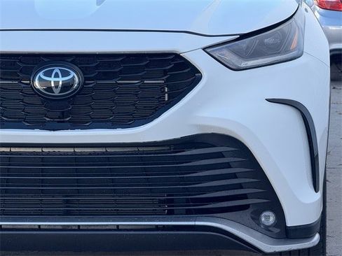 Used 2021 Toyota Highlander XSE image 9