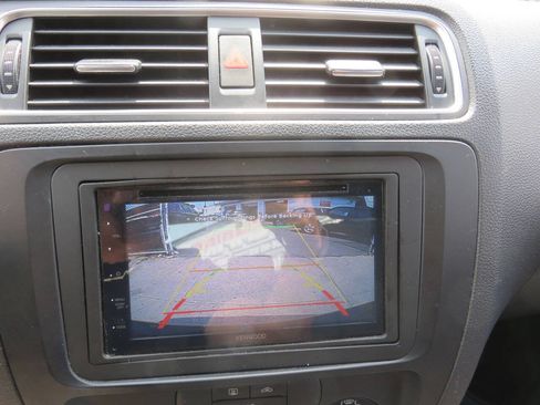 Used 2011 Volkswagen Jetta S FWD image 18