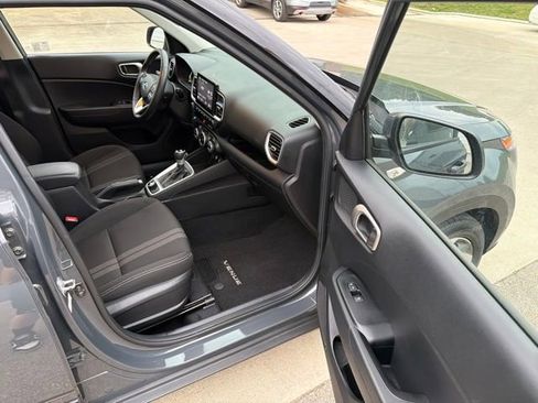 Used 2024 Hyundai Venue SEL FWD image 22