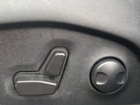 Used 2022 Jeep Compass Limited image 17