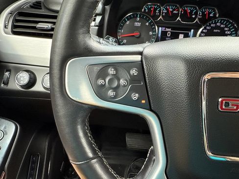 Used 2017 GMC Yukon SLT AWD/4WD image 18